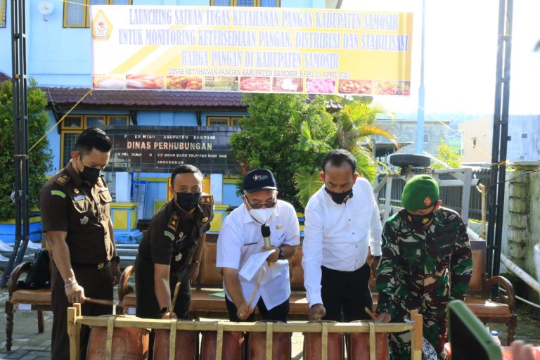 PEMERINTAH KABUPATEN LAUNCHING TIM SATUAN TUGAS KETAHANAN PANGAN KABUPATEN SAMOSIR T.A 2021 UNTUK MONITORING KETERSEDIAAN PANGAN, PENDISTRIBUSIAN DAN STABILISASI HARGA