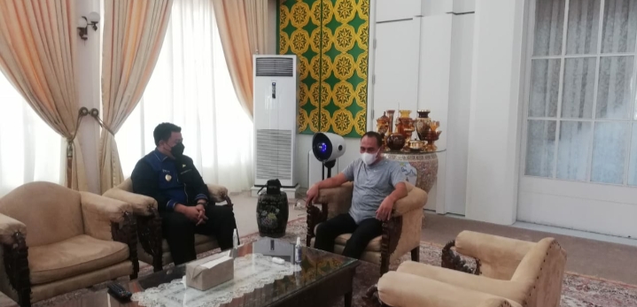 TINGKATKAN SINERGITAS, BUPATI SAMOSIR VANDIKO T. GULTOM TEMUI GUBSU