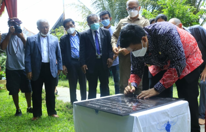 BUPATI SAMOSIR BUKA FESTIVAL MANGGA TOBA 2021 SEKALIGUS RESMIKAN UMKM ECO VILLAGE SILIMALOMBU
