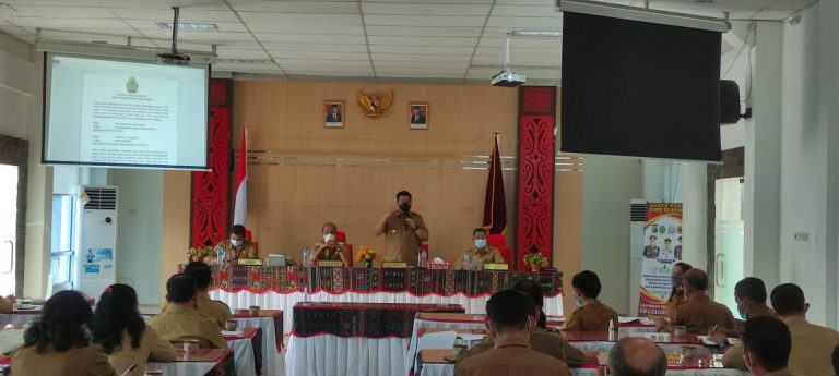 PENANDATANGANAN PERJANJIAN KINERJA KEPALA PERANGKAT DAERAH SE-KABUPATEN SAMOSIR TAHUN ANGGARAN 2021