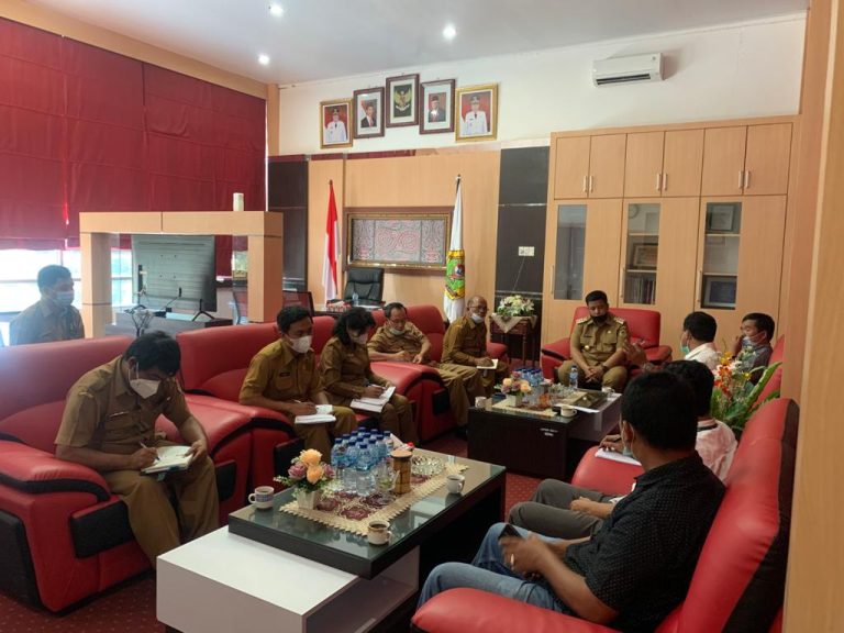 BUPATI SAMOSIR TERIMA AUDIENSI PT. TOBA PULP LESTARI, TBK