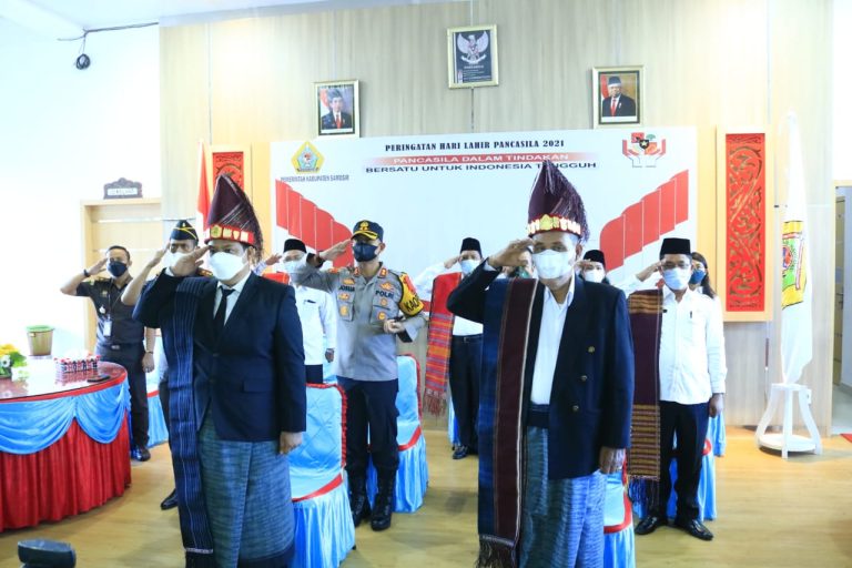 PEMERINTAH KABUPATEN SAMOSIR MELAKSANAKAN UPACARA PERINGATAN HARI LAHIR PANCASILA TAHUN 2021