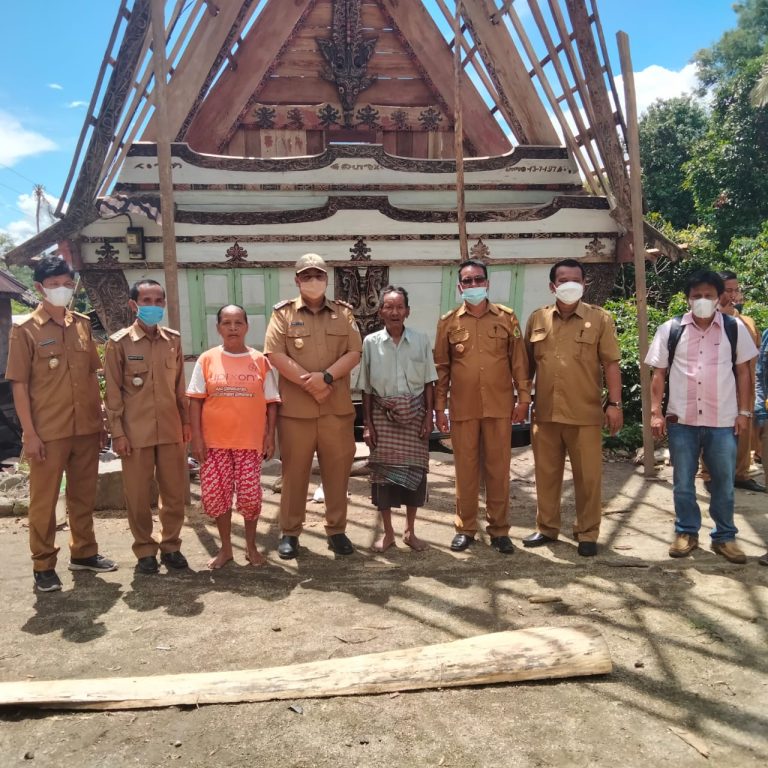 Bupati Samosir Monitoring Bedah Rumah di Kecamatan Harian