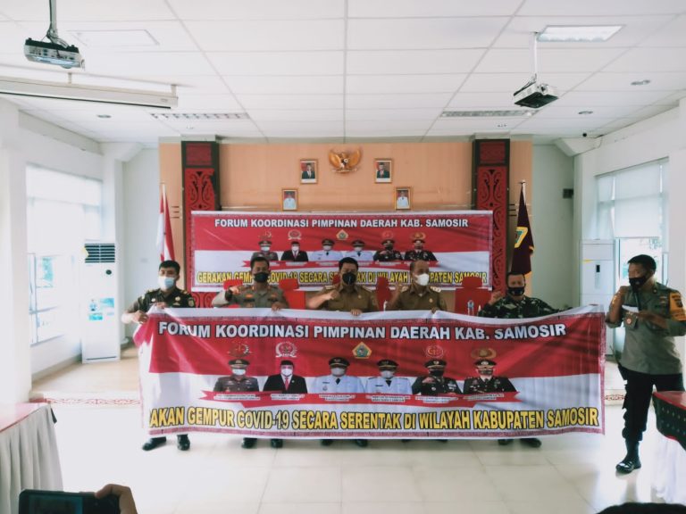 Forkopimda Kabupaten Samosir Melaksanakan Gerakan Gempur Covid-19 Secara Serentak di Wilayah Kabupaten Samosir