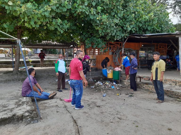 Kegiatan Rutin Gotong Royong Jumat Bersih Pemerintah Kabupaten Samosir