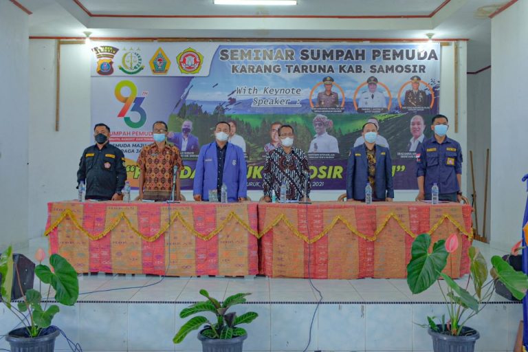 Bupati Samosir Buka Seminar Pemuda Untuk Samosir Maju