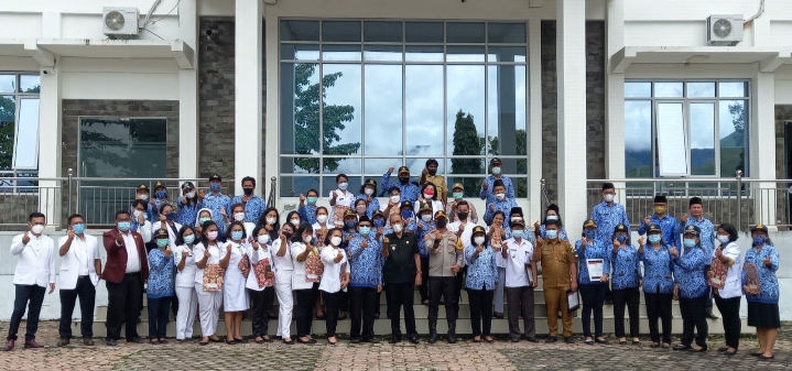 Wakil Bupati Samosir Pimpin Upacara Hari Kesadaran Nasional dirangkai dengan Hari Kesehatan Nasional Ke-57 Tingkat Kabupaten Samosir