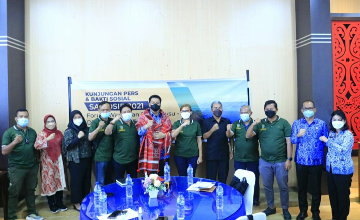 Dinas Kominfo Sumut dan Forum Wartawan Pemprovsu Melaksanakan Kunjungan Pers Sekaligus Bakti Sosial di Kabupaten Samosir