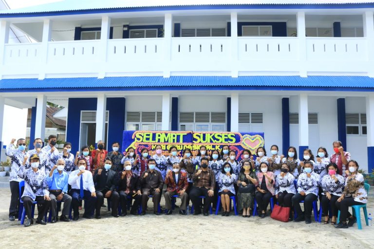 Bupati Samosir Hadiri Acara Syukuran Hari Guru Nasional dan PGRI Ke-76 Tahun 2021