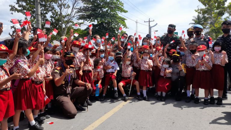 Kapolda Sumut Bersama Pangdam I Bukit Barisan, Monitoring Pelaksanaan Vaksinasi Anak Usia 6-11 Tahun di Kabupaten Samosir dan Kesiapan Pos Pelayanan Pelabuhan Ambarita