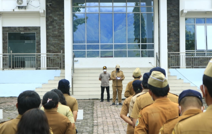 Bupati Samosir pimpin Apel perdana Tahun 2022