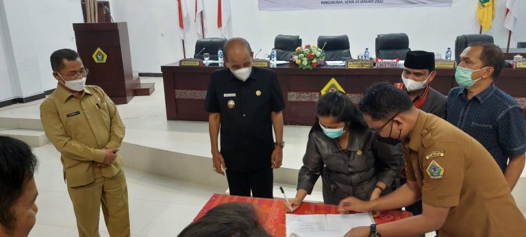 Wakil Bupati Samosir Hadiri Rapat Paripurna Penetapan Program Pembentukan Peraturan Daerah Kabupaten Samosir Tahun 2022