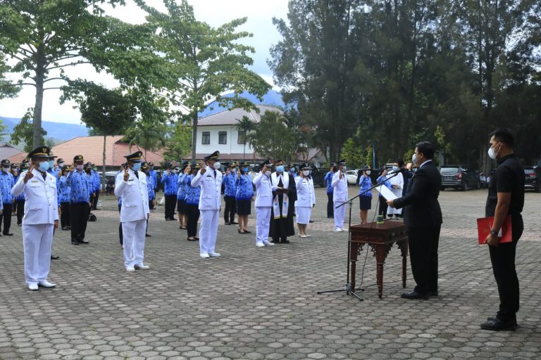 Lantik 21 Pejabat Administrator dan 119 Pejabat Pengawas di Lingkungan Pemkab Samosir, Bupati Samosir: Kita Harus Melayani, Bukan Dilayani