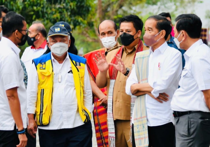 Kunjungi Kabupaten Samosir, Presiden RI Meresmikan Revitalisasi Pembangunan Huta Siallagan dan Kampung Ulos Hutaraja