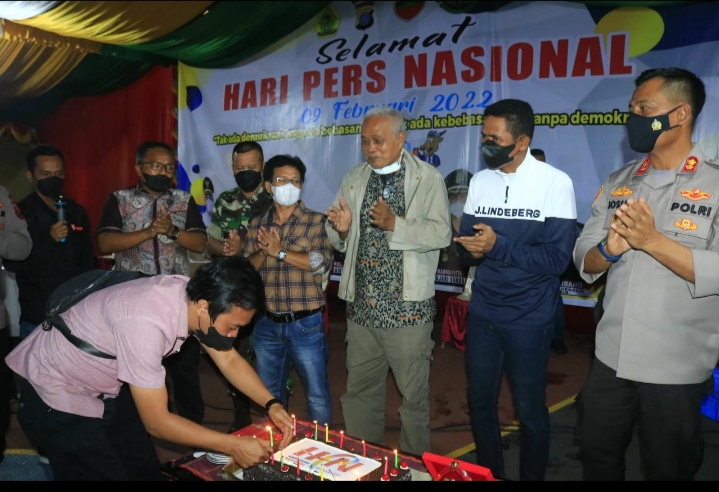 Hadiri Perayaan Hari Pers Nasional, Bupati Samosir: Pers Harus Mampu Memperbaiki Kelemahan untuk Menghasilkan Karya-Karya Jurnalistik Berkualitas, Cepat, Akurat, dan Berimbang