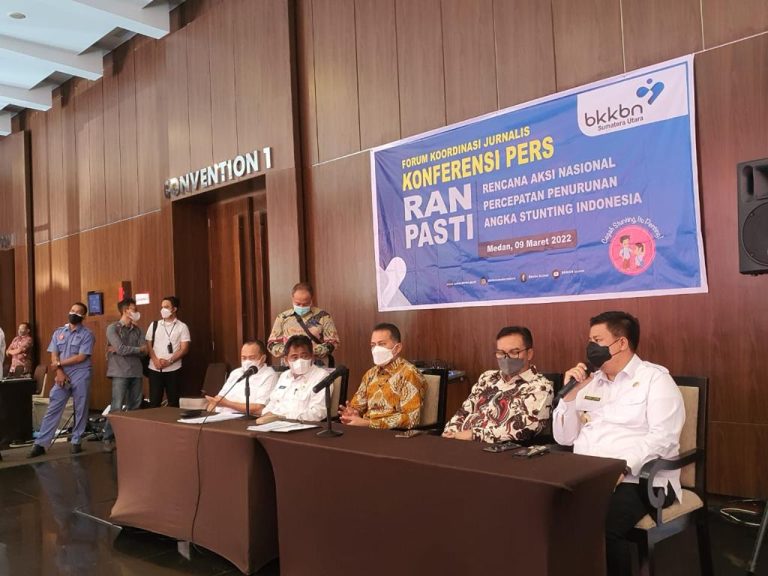 Hadiri Sosialisasi Percepatan Penurunan Stunting, Bupati Ajak Seluruh Elemen Masyarakat Saling Bersinergi