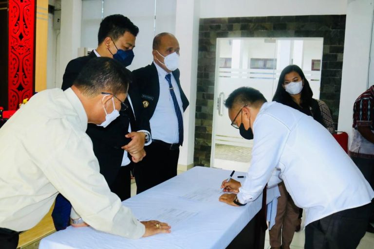 Periode Bupati yang Singkat Menjadi Fokus Perjanjian Kinerja Kepala SKPD Kepada Bupati Samosir