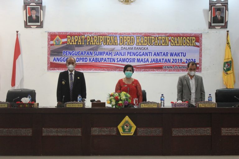 Hadiri Paripurna PAW DPRD Samosir, Wakil Bupati: Mari Bekerja Sama Proaktif Menggerakkan Masyarakat dalam Membangun Samosir dengan Segala Potensi