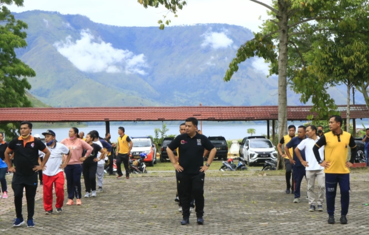 Bupati dan Kapolres Samosir Ikuti Senam Sehat Bersama, Sebagai Upaya Meningkatkan Imun Tubuh di Masa Pandemi