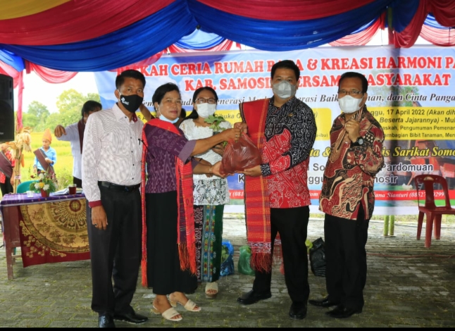 Hadir dalam Perayaan Paskah Ceria Rumah Baca dan Kreasi Harmoni Paronauli, Bupati Samosir dukung Kreatifitas Paronauli