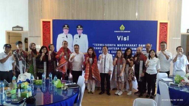 KUNKER KE SAMOSIR, KEMENLU JARING PRODUK SAMOSIR DAN TAWARKAN PENGGUNAAN INA-ACCESS UNTUK PROMOSI