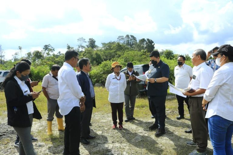 BUPATI SAMOSIR MONITORING LAHAN KAWASAN PERTANIAN TERPADU