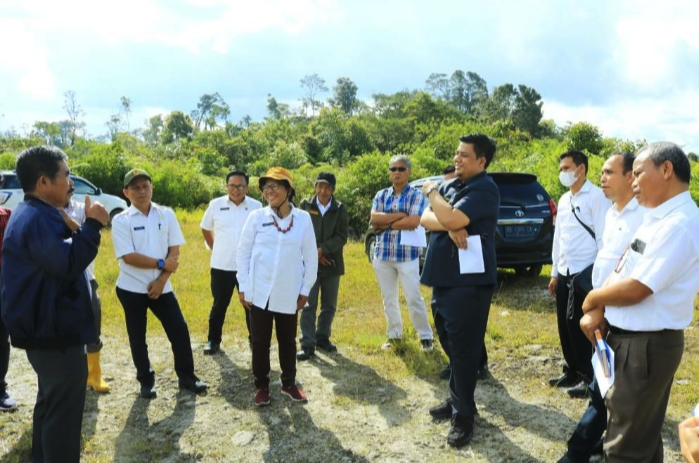 BUPATI SAMOSIR MONITORING LAHAN KAWASAN PERTANIAN TERPADU