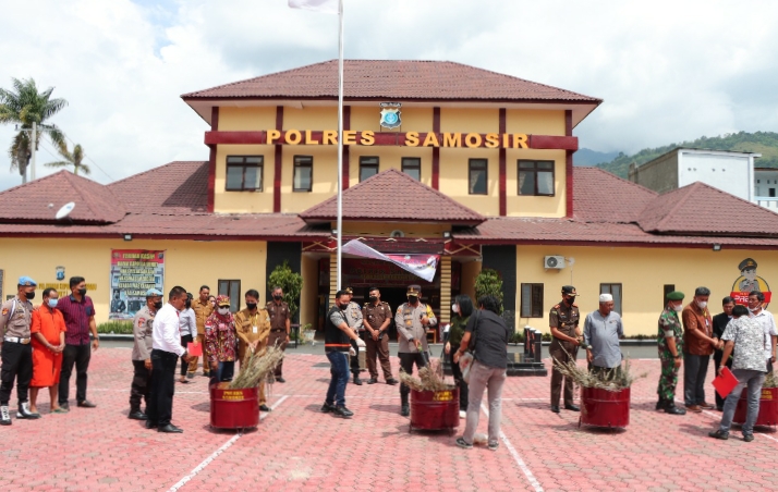 Bupati Samosir Hadiri Acara Pemusnahan Barang Bukti Narkotika oleh Polres Samosir