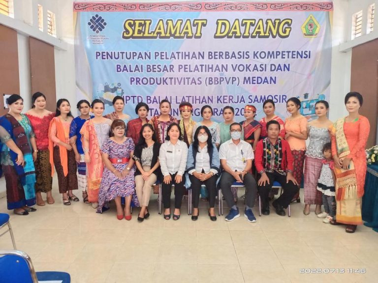 Tutup Pelatihan Berbasis Kompetensi, Kadis Kopnakerindag Harapakan Peserta Mampu Buka Usaha Mandiri.