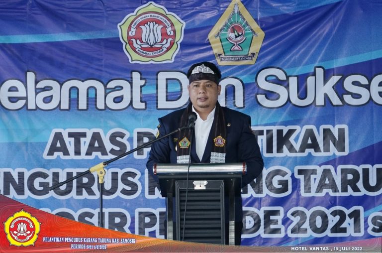 Bupati Vandiko Lantik Pengurus Karang Taruna Kabupaten Samosir Periode 2021-2026