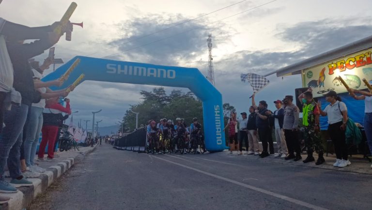 BUPATI SAMOSIR LEPAS TOUR DE SAMOSIR, 300 PESEPEDA NIKMATI PANORAMA ALAM SAMOSIR