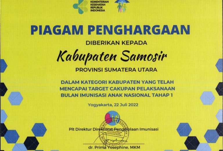CAPAI TARGET IMUNISASI, PEMKAB SAMOSIR MENDAPAT PENGHARGAAN DARI KEMENKES RI