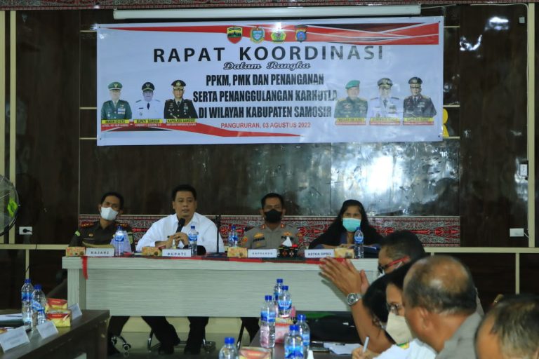 BUPATI SAMOSIR HADIRI RAKOR PPKM, PKM DAN KARHUTLA