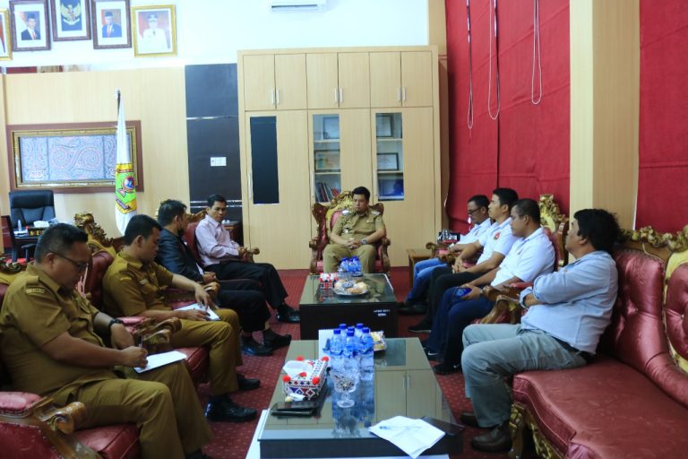 Terima Audiensi Pengurus Punguan PPRNB (Pomparan Raja Naibaho Boru Bere), Bupati Samosir : Nilai-nilai Budaya agar tetap dipertahankan.