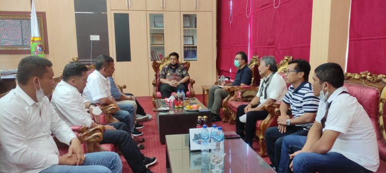 Terima Audiensi PWI Bonapasogit, Bupati Vandiko Ajak PWI Menjadi Mitra dan Mata Telinga Pemerintah