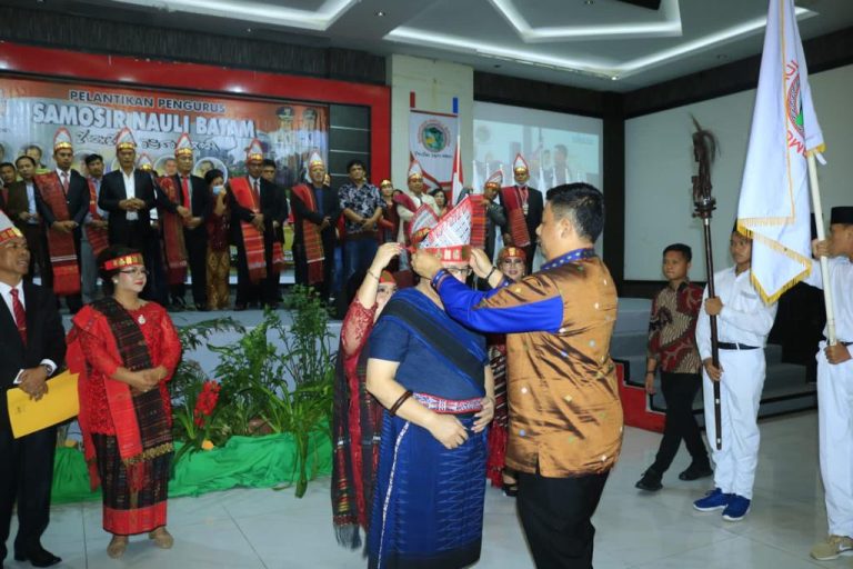 Bupati Samosir bersama Walikota Batam hadiri pelantikan Pengurus Samosir Nauli Batam