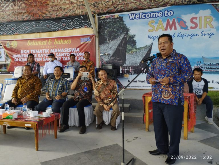 PEMKAB SAMOSIR JALIN KERJASAMA DENGAN UNIVERSITAS SANTO THOMAS