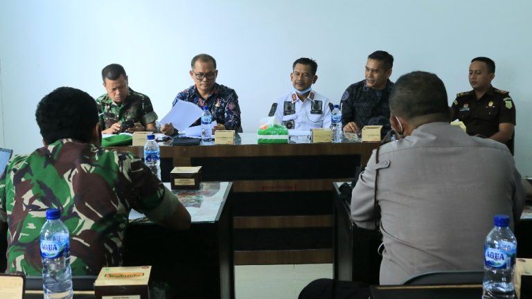 Pemkab Samosir Gelar Rapat Kerja Tim Pengawasan Orang Asing (TIMPORA) Tingkat Kabupaten Samosir
