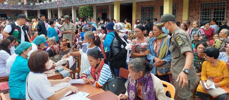 ANTUSIASME TINGGI MASYARAKAT SAMOSIR DALAM BAKTI SOSIAL PANBIL GROUP