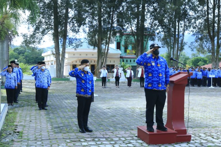 Bupati Samosir Pimpin Upacara Hari Kesadaran Nasional yang dirangkai dengan Hari Kesehatan Nasional ke-58.