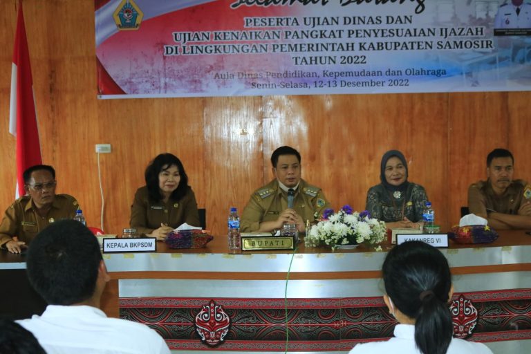 Bupati Samosir Membuka Secara Resmi Kegiatan Ujian Dinas dan Ujian Kenaikan Pangkat Penyesuaian Ijazah di Lingkungan Pemerintah Kabupaten Samosir