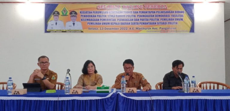 Buka kegiatan Pendidikan Politik Dalam Rangka Sosialisasi Pemilu Serentak 2024, Bupati Samosir Ajak Pemerintah Desa dan BPD Sukseskan Pemilu Serentak. 