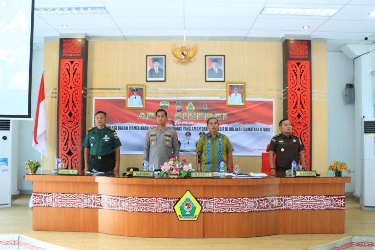 WUJUDKAN SITUASI KAMTIBMAS YANG AMAN DAN KONDUSIF, PEMKAB SAMOSIR IKUTI APEL SINERGI