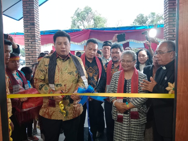 Bupati Samosir Launching Galery UMKM HKBP Distrik VII Samosir
