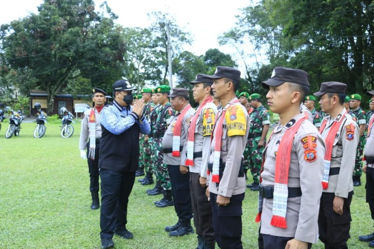Bupati Samosir Pimpin Apel Gelar Pasukan Ops Lilin Toba 2022.