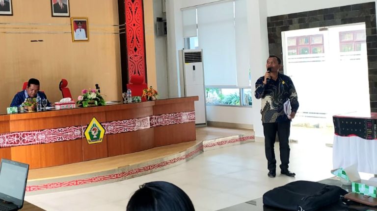 TINGKATKAN LAYANAN PERIZINAN, PEMKAB SAMOSIR LAKSANAKAN RAKOR