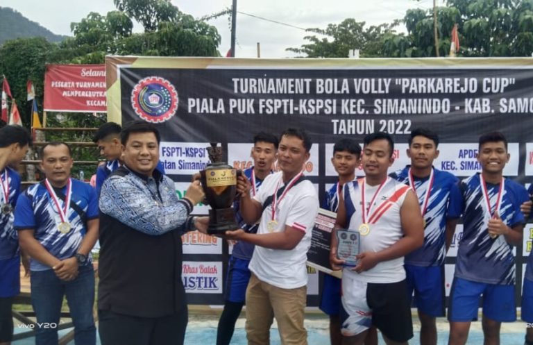 Bupati Samosir Saksikan Laga Final Turnamen Voli "Parkarejo Cup".
