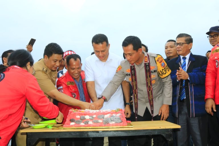 Hadiri Perayaan Gebyar Danau Toba, Bupati Samosir: Pemuda Batak Bersatu Merupakan Implementasi dan Ekspresi kekayaan Budaya Batak