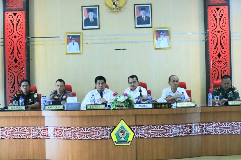 Bupati Samosir Buka Rakor Penyelesaian Isu Lahan Pengembangan DPSP Danau Toba Wilayah Samosir 