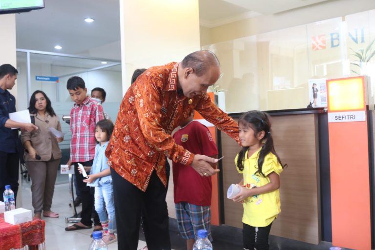 PEDULI ANAK YaPI, PEMKAB SAMOSIR SALURKAN BANTUAN SOSIAL